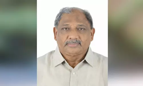 ഒ​ളി​മ്പ്യ​ൻ സു​രേ​ഷ് ബാ​ബു മെ​മ്മോ​റി​യ​ൽ അ​വാ​ർ​ഡ് പൈ​നാ​പ്പ​ള്ളിഅ​ബ്ദു​ൽ റ​സാ​ഖി​ന്