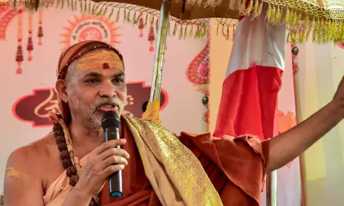 പ്രായപൂർത്തിയാകാത്ത ശിഷ്യന്മാരെ ലൈംഗികമായി പീഡിപ്പിച്ചെന്ന പരാതിയിൽ സ്വാമി അവിമുക്തേശ്വരാനന്ദിനെതിരെ പോക്സോ ചുമത്താൻ ഉത്തരവിട്ട് കോടതി