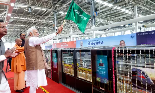 രാജ്യത്തെ ആദ്യ ആർ.ആർ.ടി.എസ്  മെട്രോ ഡൽഹി-മീററ്റ് റൂട്ടിൽ തുടങ്ങി