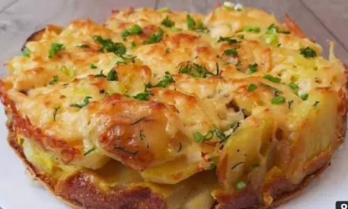 ബേ​ക്ഡ് പൊ​ട്ട​റ്റോ ചീ​സ്