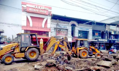 ആലത്തൂർ കോർട്ട് റോഡ് നവീകരണം തുടങ്ങി