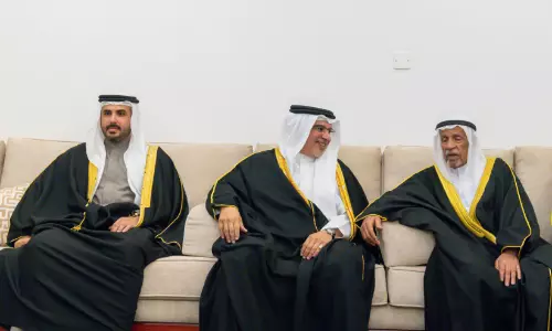 റ​മ​ദാ​ൻ മ​ജ് ലി​സു​ക​ൾ സ​ന്ദ​ർ​ശി​ച്ച് കി​രീ​ടാ​വ​കാ​ശി