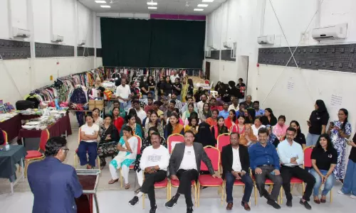 വി​മ​ൻ എ​ക്രോ​സ് ക​മ്യൂ​ണി​റ്റി ബ​സാ​ർ ശ്ര​ദ്ധേ​യ​മാ​യി