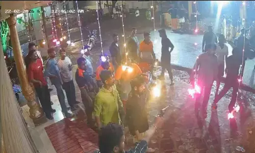 ഉത്സവത്തിനിടെ ​ക്രിമിനൽ സംഘങ്ങൾ ഏറ്റുമുട്ടി  വെടിവെപ്പും കൂട്ടയടിയും;   നിരവധിപേർക്ക്​ പരിക്ക്