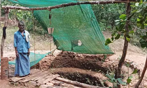 കിണർ നിർമാണം; പുനരധിവാസ മേഖലയിൽ ടി.ആർ.ഡി.എമ്മിന്റെ കെടുകാര്യസ്ഥത കിണർ നിർമാണം; പുനരധിവാസ മേഖലയിൽ ടി.ആർ.ഡി.എമ്മിന്റെ കെടുകാര്യസ്ഥത