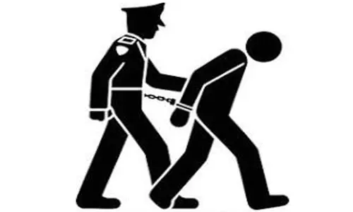 മോ​ഷ​ണം; സു​ഹാ​റി​ൽ ര​ണ്ടു​പേ​ർ പി​ടി​യി​ൽ