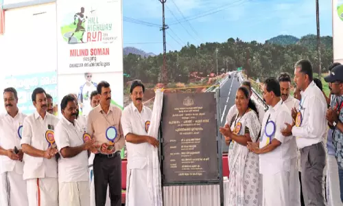 റോ​ഡ് വി​ക​സ​ന​ത്തി​ന് 35,000 കോ​ടി ചെ​ല​വി​ട്ടു -മ​ന്ത്രി