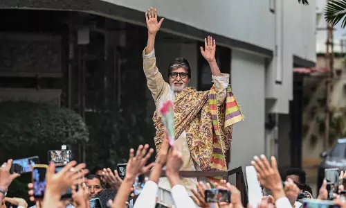 ഈ ഞായറാഴ്ച അമിതാഭ് ബച്ചൻ ജൽസക്ക് പുറത്ത് എത്തിയില്ല; കാരണം പങ്കുവെച്ച് താരം ഈ ഞായറാഴ്ച അമിതാഭ് ബച്ചൻ ജൽസക്ക് പുറത്ത് എത്തിയില്ല; കാരണം പങ്കുവെച്ച് താരം