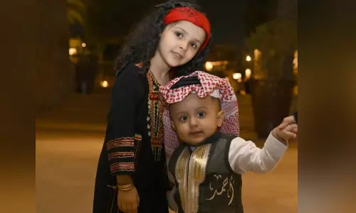 സൗദി സ്ഥാപക ദിനം കൊണ്ടാടി രാജ്യം: പൈതൃക വസ്ത്രങ്ങളണിഞ്ഞ് രാജ്യസ്നേഹം തുളുമ്പുന്ന മുഖങ്ങളുമായി കുരുന്നുകൾ