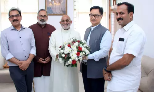 സിറോ മലബാർ സഭാ ആസ്ഥാനത്തെത്തി മന്ത്രി കിരൺ റിജിജു