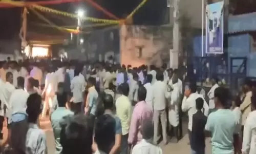 അംബേദ്കർ പതാക ഉയർത്തിയ ദലിത് യുവാക്കളെ ആക്രമിച്ചു