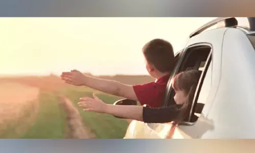 കു​ട്ടി​ക​ളു​ടെ യാ​ത്ര സു​ര​ക്ഷി​ത​മാ​ക്ക​ണം; നി​ർ​ദേ​ശ​ങ്ങ​ളു​മാ​യി അ​ധി​കൃ​ത​ർ