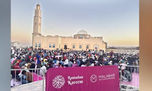 ഇ​ഫ്താ​ർ കി​റ്റ് വി​ത​ര​ണം   മ​ല​ബാ​ർ ഗോ​ൾ​ഡ്​   23 ല​ക്ഷം ദി​ർ​ഹം വ​ക​യി​രു​ത്തി