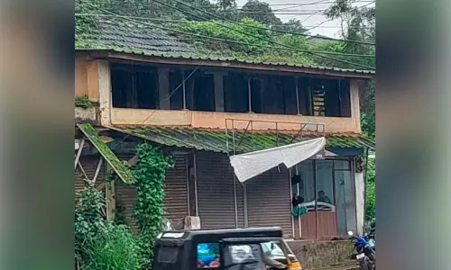 അപകടക്കെണിയായി വയനാട്ടിലും പഴയ കെട്ടിടങ്ങൾ അപകടക്കെണിയായി വയനാട്ടിലും പഴയ കെട്ടിടങ്ങൾ