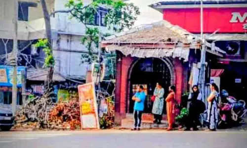 നോക്കുകുത്തിയായി പൊലീസ് ഔട്ട് പോസ്റ്റ്