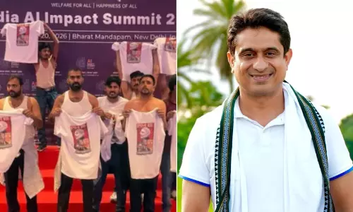 എ.ഐ ഉച്ചകോടിയിലെ ഷർട്ടൂരി പ്രതിഷേധം: യൂത്ത് കോൺഗ്രസ് ദേശീയ അധ്യക്ഷൻ അറസ്റ്റിൽ