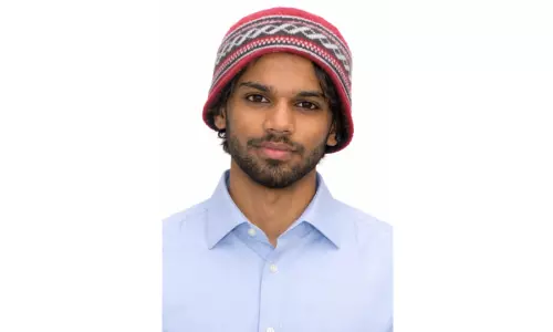 വി​മാ​ന യാ​ത്ര​ക്കി​ടെ ഹൃ​ദ​യ​സ്തം​ഭ​നം; ഒ​മാ​നി​ൽ മ​ല​യാ​ളി യു​വാ​വ് മ​ര​ണ​പ്പെ​ട്ടു