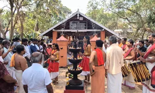 പറപ്പൂർ കുറുമ്പക്കാവ് താലപ്പൊലി മഹോത്സവം വെള്ളിയാഴ്ച