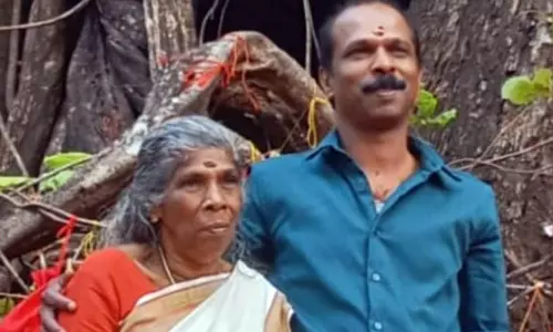 ‘അമ്മയെ കൂടെ കൊണ്ടുപോകുന്നു’; വൈക്കത്ത് അമ്മയും മകനും വീടിനുള്ളിൽ ജീവനൊടുക്കി
