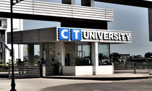 കശ്മീരി വിദ്യാർഥികളോട് മോശമായി പെരുമാറിയ വൈസ് ചാൻസലറെ പുറത്താക്കി