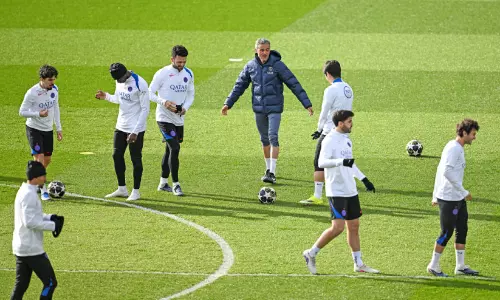 ചാമ്പ്യന്മാർക്ക് മരണപ്പോര്; ചാമ്പ്യൻസ് ലീഗ് േപ്ലഓഫ് രണ്ടാം പാദത്തിൽ ഇന്ന് പി.എസ്.ജിക്കും റയൽ മഡ്രിഡിനും മത്സരങ്ങൾ