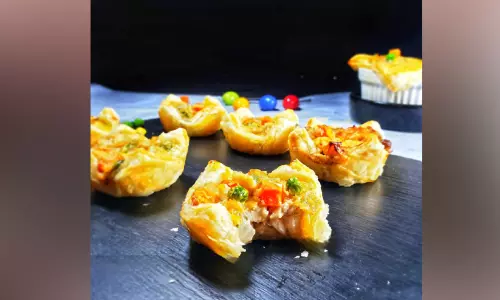 ചി​ക്ക​ൻ പോ​ട്ട് പൈ ​ബൈ​റ്റ്സ്