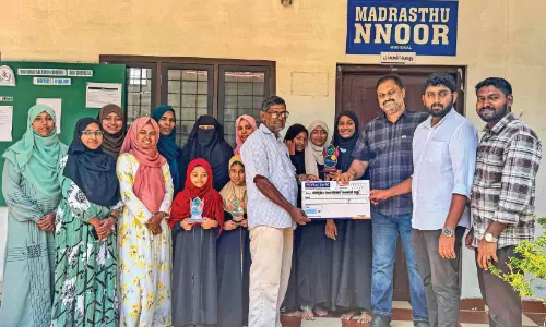 മാധ്യമം ഹെല്‍ത്ത് കെയറിലേക്കുള്ള തുക കൈമാറി