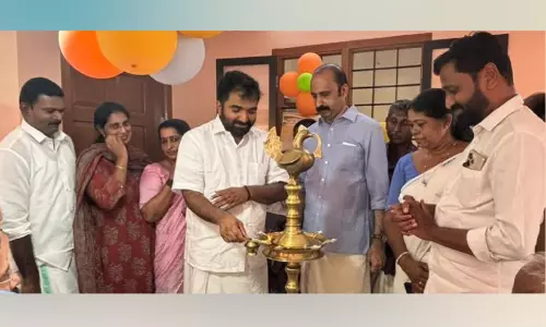 ‘കനിവ്‌’പദ്ധതിയിൽ നിർമിച്ച വീടിന്റെ താക്കോൽ കൈമാറി