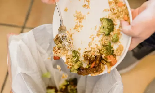 റമദാനിൽ പ്രതിദിനം 600 ടണ്ണിലധികം ഭക്ഷണം പാഴാകുന്നു