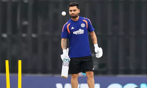 പിതാവ് ഗുരുതരാവസ്ഥയിൽ ചികിത്സയിൽ; റിങ്കു സിങ് നാട്ടിലേക്ക് മടങ്ങി