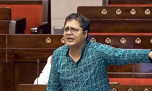 മുഖ്യ തെരഞ്ഞെടുപ്പ് കമീഷണറെ എന്തുകൊണ്ട് ജയിലിലിടണം; ബംഗാൾ എസ്.ഐ.ആറിലെ വീഴ്ചകൾ അക്കമിട്ട് നിരത്തി തൃണമൂൽ നേതാവ് മുഖ്യ തെരഞ്ഞെടുപ്പ് കമീഷണറെ എന്തുകൊണ്ട് ജയിലിലിടണം; ബംഗാൾ എസ്.ഐ.ആറിലെ വീഴ്ചകൾ അക്കമിട്ട് നിരത്തി തൃണമൂൽ നേതാവ്