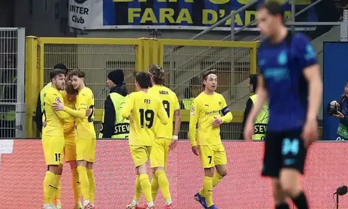 ചാ​മ്പ്യ​ൻ​സ് ലീ​ഗി​ൽ നി​ല​വി​ലെ റ​ണ്ണ​റ​പ്പാ​യ   ഇ​ന്റ​ർ ​േപ്ല​ഓ​ഫി​ൽ പു​റ​ത്ത്