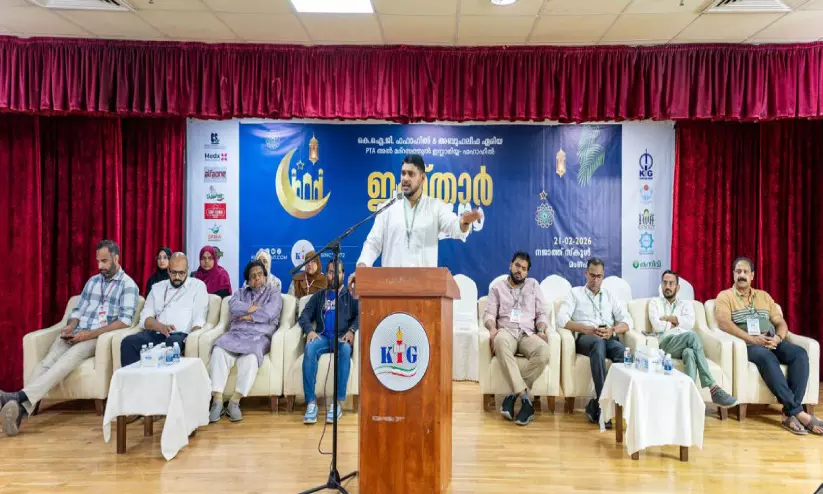 ദൈവപ്രീതിയിലേക്ക് മത്സരിച്ചോടുക –തൗഫീഖ് മമ്പാട് ദൈവപ്രീതിയിലേക്ക് മത്സരിച്ചോടുക –തൗഫീഖ് മമ്പാട്