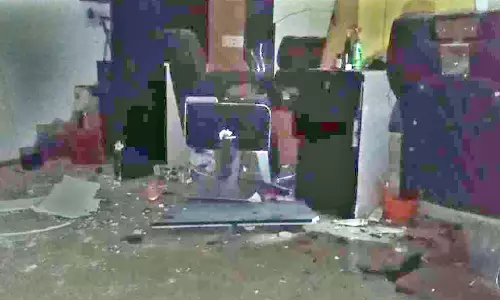 ബാർബർ ഷോപ്പിനുള്ളിൽ സ്ഫോടനം; കനത്ത നാശം