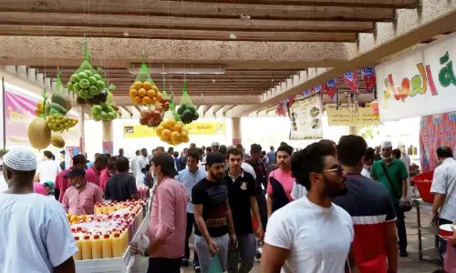 തി​ര​ക്കേ​റി പൈ​തൃ​ക​ച്ച​ന്ത; ഇ​ഫ്താ​ർ വി​ഭ​വ​ങ്ങ​ളു​ടെ വൈ​വി​ധ്യ​വു​മാ​യി യാം​ബു റ​മ​ദാ​ൻ സൂ​ഖ്​