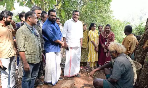 മാഞ്ചീരി ഗോത്രമേഖലയിൽ ഭക്ഷ്യകമീഷൻ അംഗങ്ങൾ സന്ദർശനം നടത്തി മാഞ്ചീരി ഗോത്രമേഖലയിൽ ഭക്ഷ്യകമീഷൻ അംഗങ്ങൾ സന്ദർശനം നടത്തി