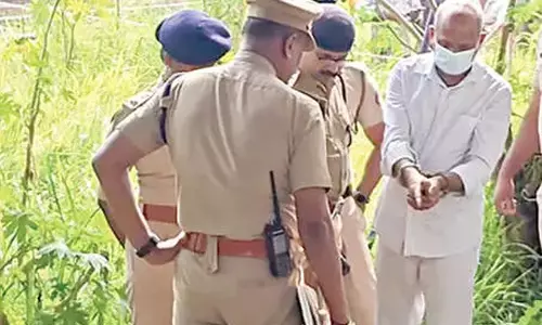 വൈറ്റില കൊലപാതകം: പ്രതിയുമായി തെളിവെടുപ്പ് നടത്തി വൈറ്റില കൊലപാതകം: പ്രതിയുമായി തെളിവെടുപ്പ് നടത്തി