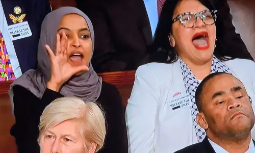 ഇൽഹാൻ ഉമറിനെയും റാഷിദ തലൈബിനെയും തിരിച്ചയക്കണമെന്ന് ഡൊണാൾഡ് ട്രംപ്