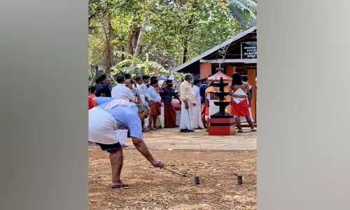 റമദാനിലും ക്ഷേത്രത്തിൽ ആചാരവെടി മുഴക്കി മുഹമ്മദ് കുട്ടി റമദാനിലും ക്ഷേത്രത്തിൽ ആചാരവെടി മുഴക്കി മുഹമ്മദ് കുട്ടി