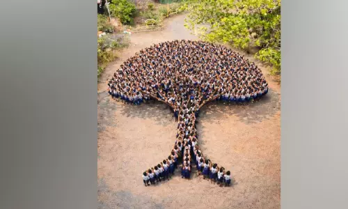 ഭൂ​മി​ക്ക് ത​ണ​ലൊ​രു​ക്കാ​ൻ വി​ദ്യാ​ർ​ഥി​ക​ൾ ഒ​ത്തു​ചേ​ർ​ന്നു