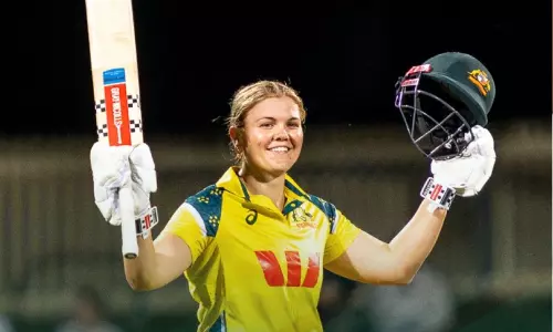 ജോർജിയ വോളിന് സെഞ്ച്വറി; ഇന്ത്യൻ വനിതകൾക്കെതിരെ ആസ്ട്രേലിയക്ക് ജയം, പരമ്പര ജോർജിയ വോളിന് സെഞ്ച്വറി; ഇന്ത്യൻ വനിതകൾക്കെതിരെ ആസ്ട്രേലിയക്ക് ജയം, പരമ്പര