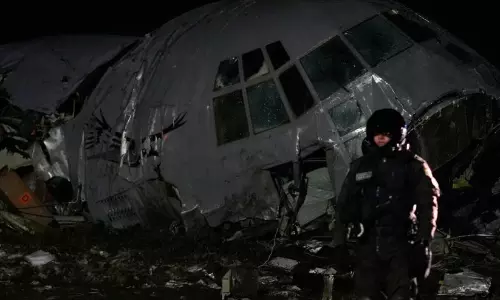 കറൻസിയുമായി പോയ ബൊളീവിയൻ സൈനിക വിമാനം ദേശീയ പാതയിൽ തകർന്ന് വീണ് 15 പേർക്ക് ദാരുണാന്ത്യം