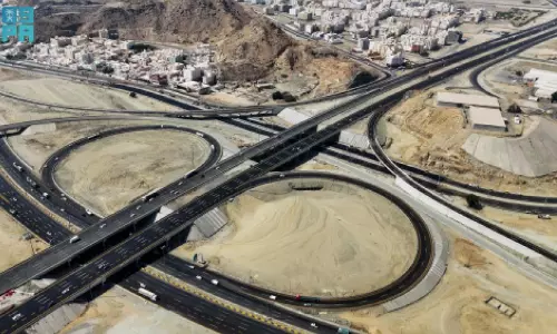 മ​ക്ക​യി​ൽ നാ​ലാം റി​ങ്​ റോ​ഡ്​-​അ​ൽ സൈ​ൽ റോ​ഡ്​ ഇ​ൻ​റ​ർ​സെ​ക്ഷ​ൻ പ്ര​വ​ർ​ത്ത​ന​സ​ജ്ജം