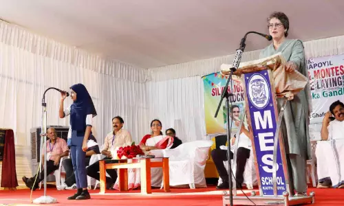 മാനുഷിക മൂല്യങ്ങൾ വിദ്യാർഥികളിലൂടെ വളർത്തി എടുക്കേണ്ടത് കാലഘട്ടത്തിന്റെ ആവശ്യം: പ്രിയങ്ക ഗാന്ധി എം.പി