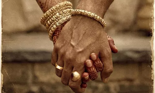 വിജയ് ദേവരകൊണ്ടയും രശ്മികയും വിവാഹശേഷം ആദ്യമായി ഒന്നിക്കുന്ന രണബാലിയുടെ സ്പെഷൽ സർപ്രൈസ് നാളെ