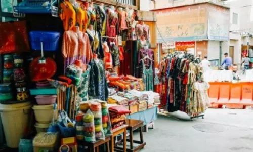 മു​ഹ​റ​ഖ് സൂ​ഖ് മോഡി കൂട്ടാൻ മു​നി​സി​പ്പ​ൽ കൗ​ൺ​സി​ൽ