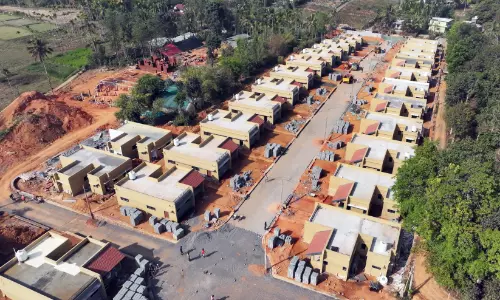 നോ​വേ​റ്റ​വ​ര്‍ക്ക് ക​രു​ത​ലി​ന്റെ വാ​തി​ലു​ക​ൾ തു​റ​ക്കു​ന്നു; മു​ണ്ട​ക്കൈ-​ചൂ​ര​ൽ​മ​ല ഉ​രു​ൾ​ദു​ര​ന്ത ബാ​ധി​ത​ർ​ക്കു​ള്ള മു​സ്‍ലിം ലീ​ഗ് ​ഭവ​ന പ​ദ്ധ​തി​യു​ടെ ആ​ദ്യ​ഘ​ട്ട ഉ​ദ്ഘാ​ട​നം ഇ​ന്ന്