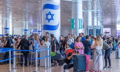 ഇസ്രായേലിൽ അടിയന്തരാവസ്ഥ; ഇരുരാജ്യങ്ങളും വ്യോമപാത അടച്ചു