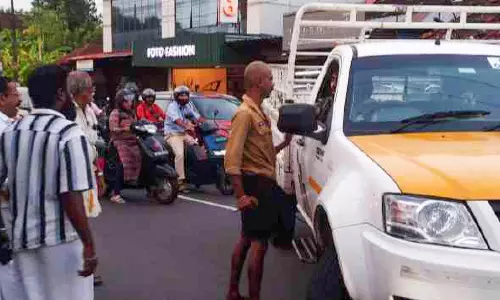 ഡ്രൈവർമാർ തമ്മിലെ തർക്കം; ഒരാൾക്ക് കുത്തേറ്റു ഡ്രൈവർമാർ തമ്മിലെ തർക്കം; ഒരാൾക്ക് കുത്തേറ്റു