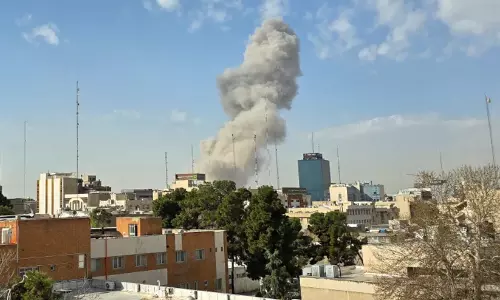 പ്രത്യാക്രമണവുമായി ഇറാൻ; ഇസ്രായേലിലേക്ക് തൊടുത്തത് 30 മിസൈലുകൾ